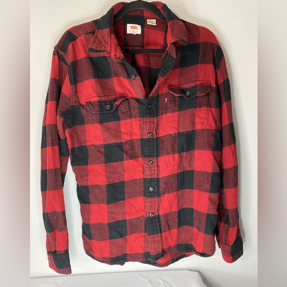 Levi’s buffalo check flannel size, large, red and black